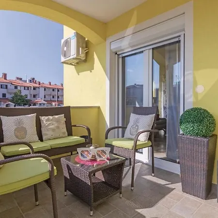 Mary Lou Villa Pola